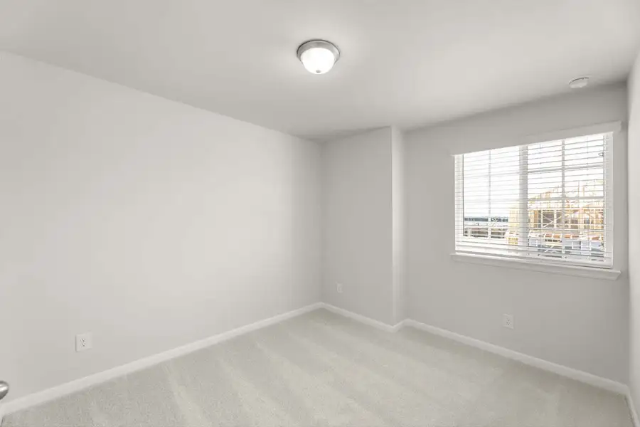 Spacious, unfurnished interior of a new home in Elevon, Lavon (Image 25).