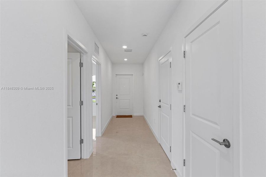 Spacious, unfurnished interior of a new home in , Homestead (Image 19).