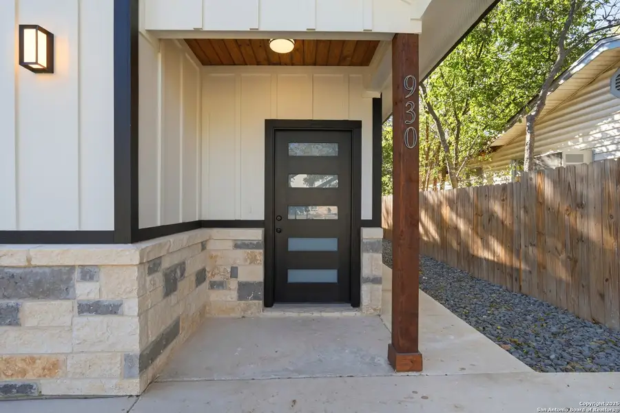 Exterior details and patio area of a home in , San Antonio (Image 3).
