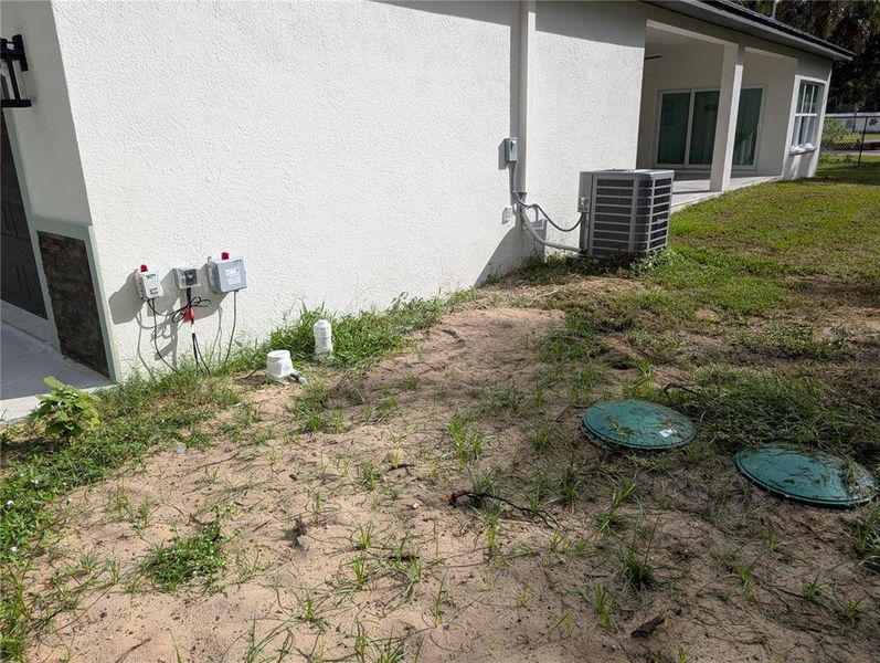 Exterior details and patio area of a home in , Davenport (Image 31).