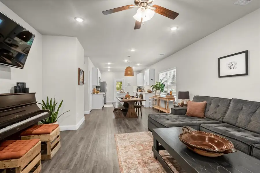Furnished interior view inside a new home in , Conroe (Image 27).