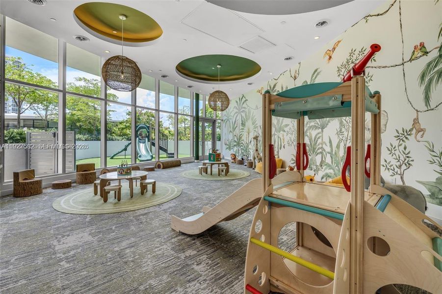 Community amenities in , Miami (Image 16).