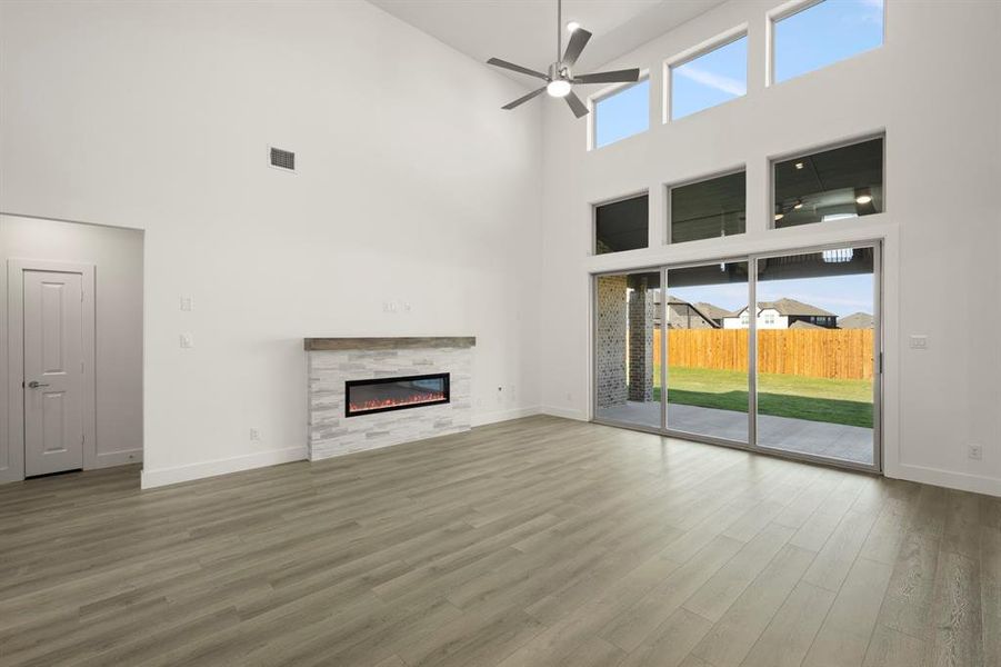 1811 Fannin- Living Room (2) 1811 Fannin- Living Room (2)