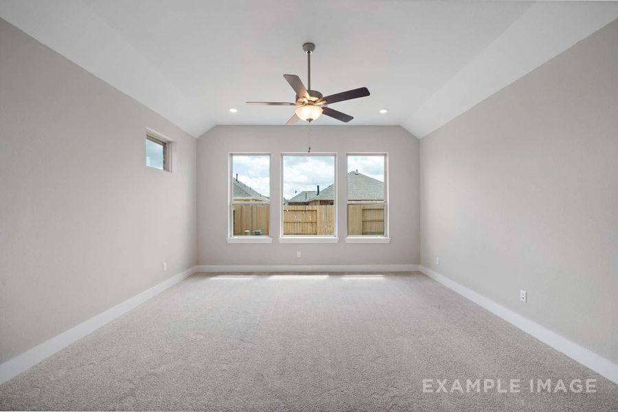 Spacious, unfurnished interior of a new home in Lago Mar, Texas City (Image 28).