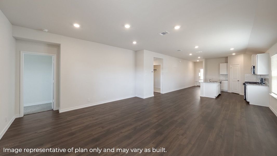 Spacious, unfurnished interior of a new home in Tamarron, Fulshear (Image 11).