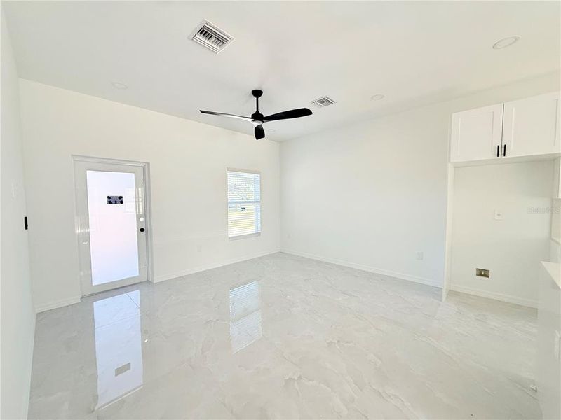 Spacious, unfurnished interior of a new home in , Punta Gorda (Image 10).