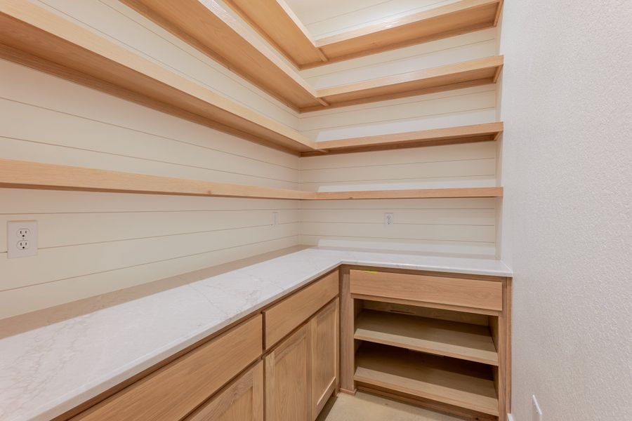 Close-up of interior finishes inside a home in Eagles Bluff, Weatherford (Image 27).