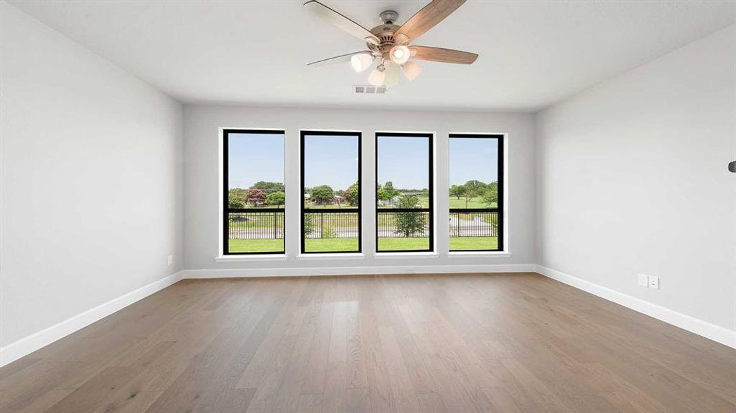 Spacious, unfurnished interior of a new home in Terraces 82'/100', Rockwall (Image 23).