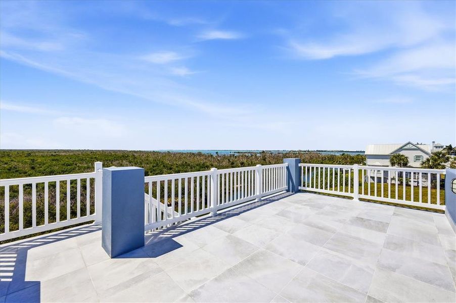 Exterior details and patio area of a home in , Placida (Image 4).