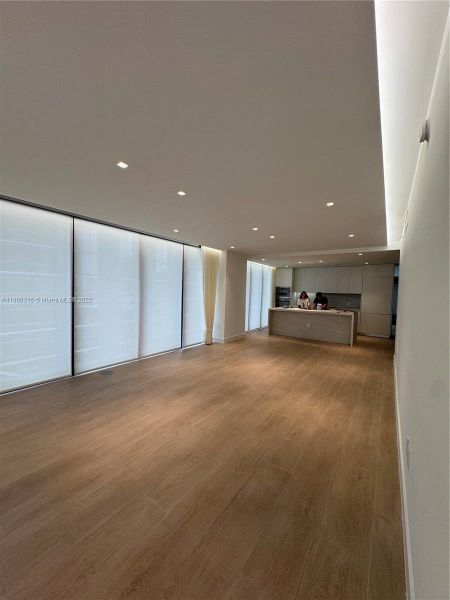 Spacious, unfurnished interior of a new home in Aria Reserve, Miami (Image 27). Spacious, unfurnished interior of a new home in Aria Reserve, Miami (Image 27).