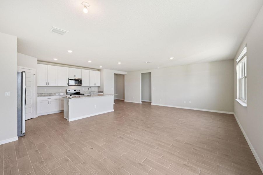 Spacious, unfurnished interior of a new home in Hampton Park - Classic Series, Vero Beach (Image 24).