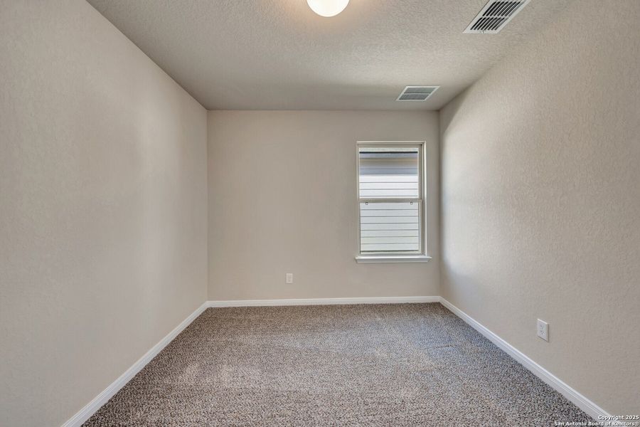 Spacious, unfurnished interior of a new home in Park Place, New Braunfels (Image 34).