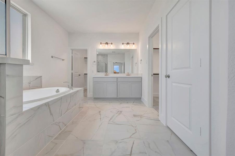 Furnished interior view inside a new home in Chaparral Park, Oak Point (Image 16).