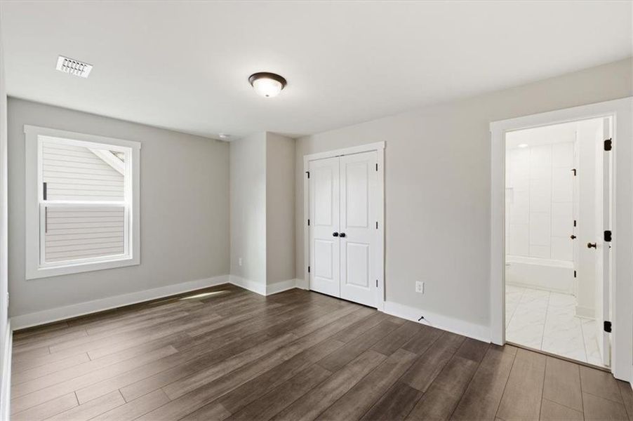 Spacious, unfurnished interior of a new home in Ferguson Corners, Emerson (Image 33).