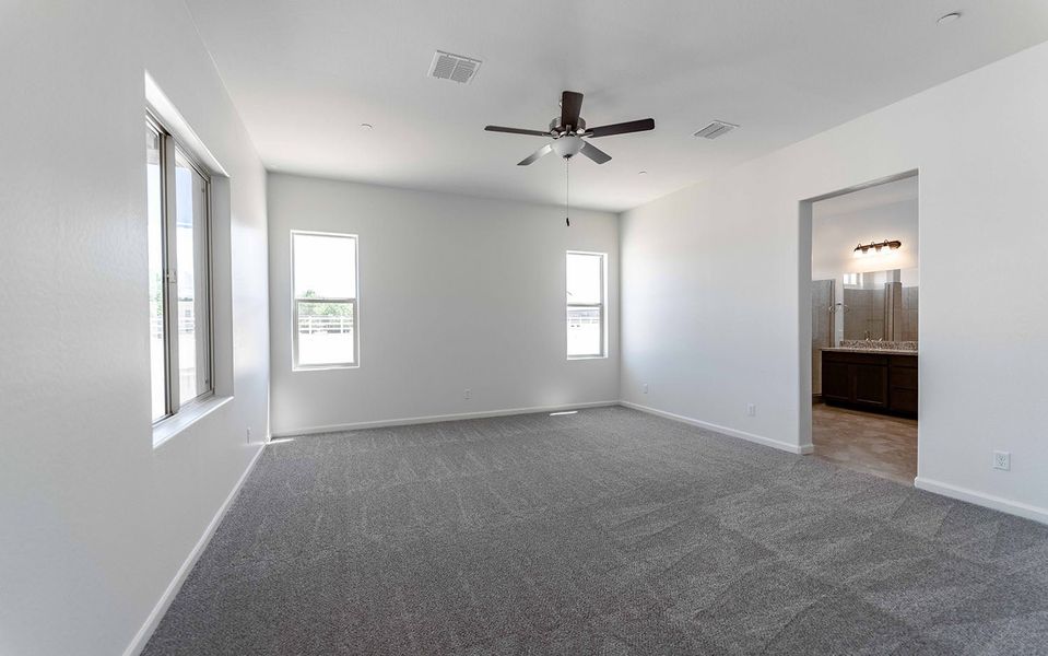 Spacious, unfurnished interior of a new home in Heritage Pointe, Chino Valley (Image 22).