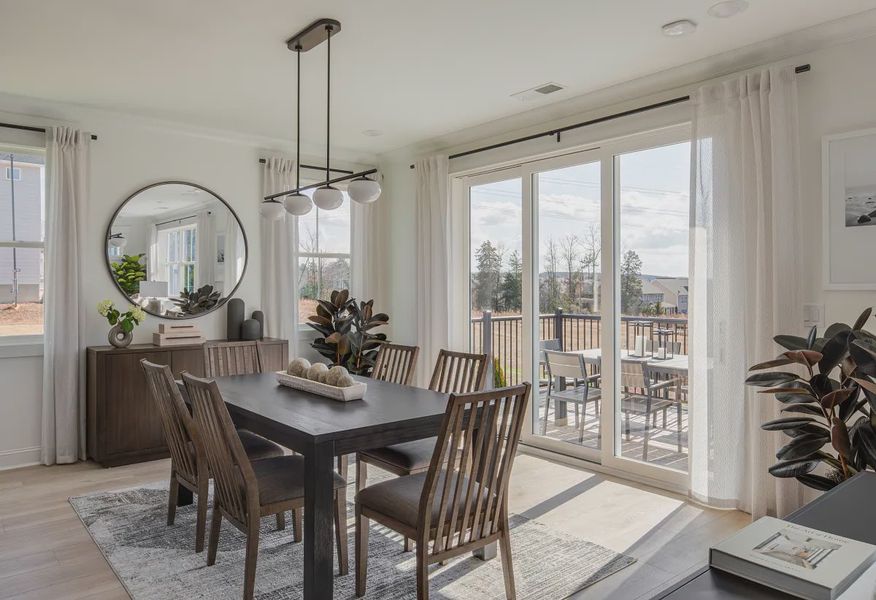 Concordia Model Dining - 3 of 9 Concordia Model Dining - 3 of 9