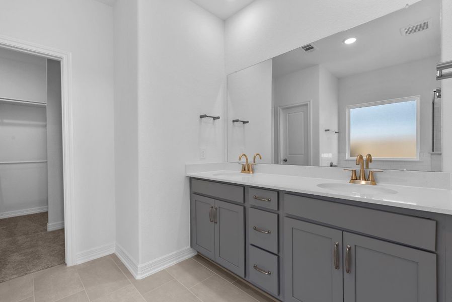 Furnished interior view inside a new home in Blue Heron Estates, Mont Belvieu (Image 8).