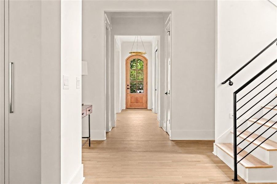 Spacious, unfurnished interior of a new home in , Atlanta (Image 19).
