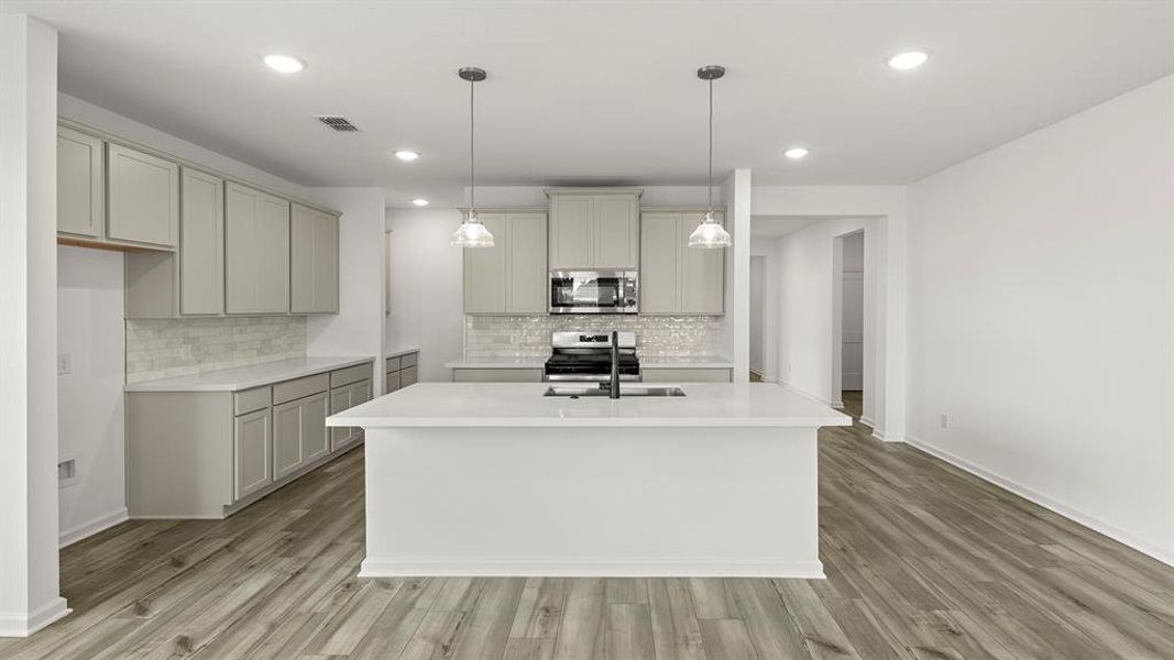 10. 9045 Palafox - Kitchen 10. 9045 Palafox - Kitchen