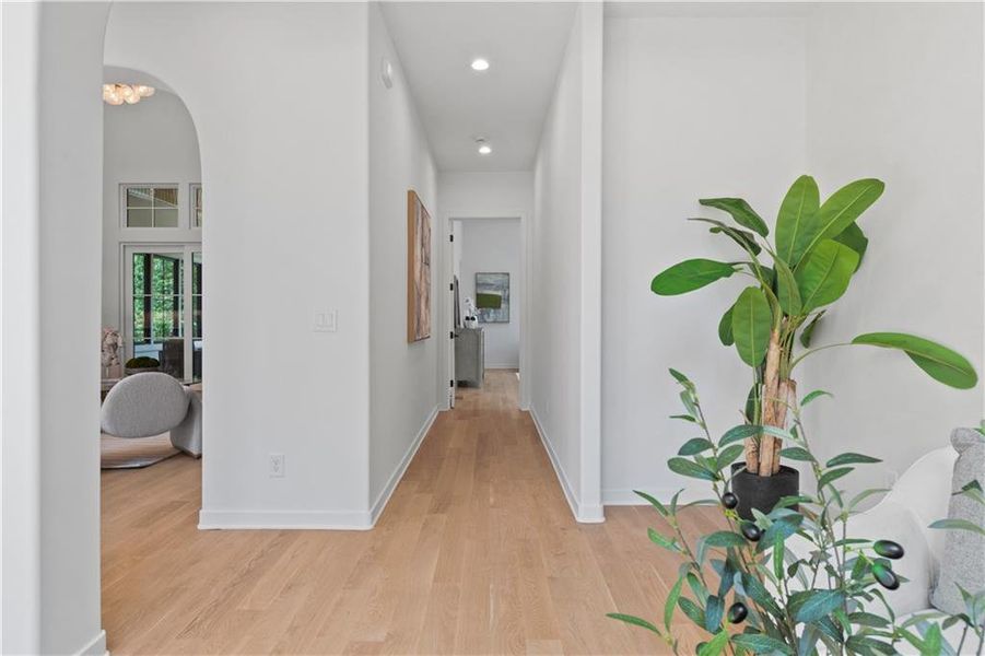 Spacious, unfurnished interior of a new home in , Alpharetta (Image 95).