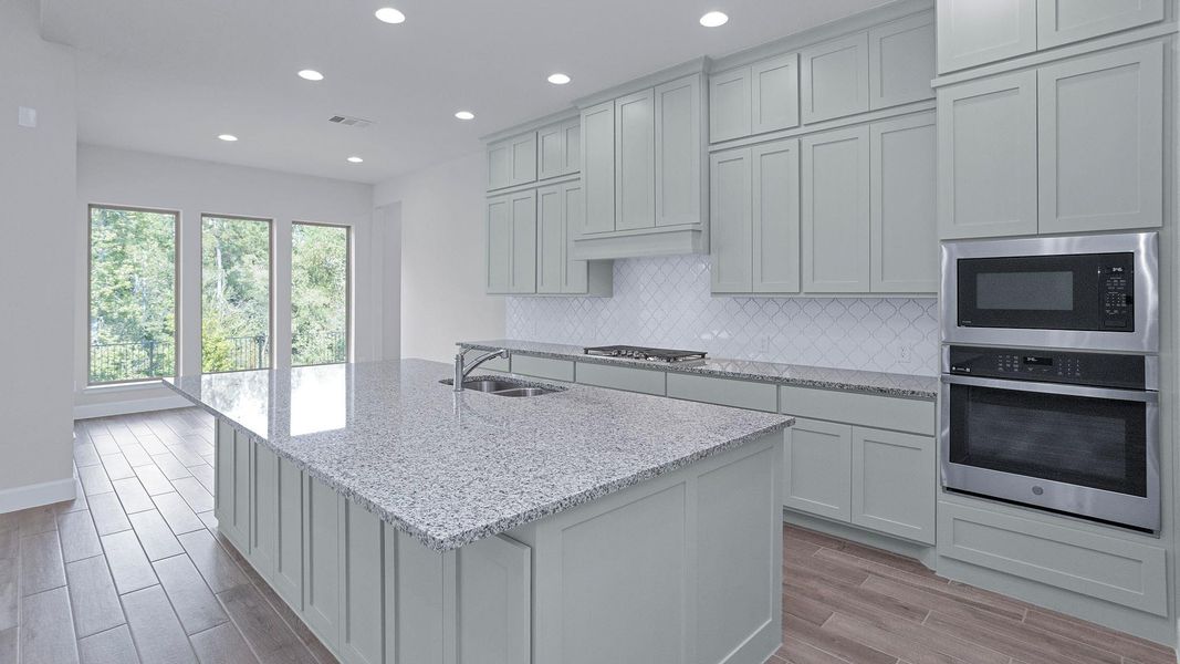 Furnished interior view inside a new home in Evergreen 70', Conroe (Image 6).