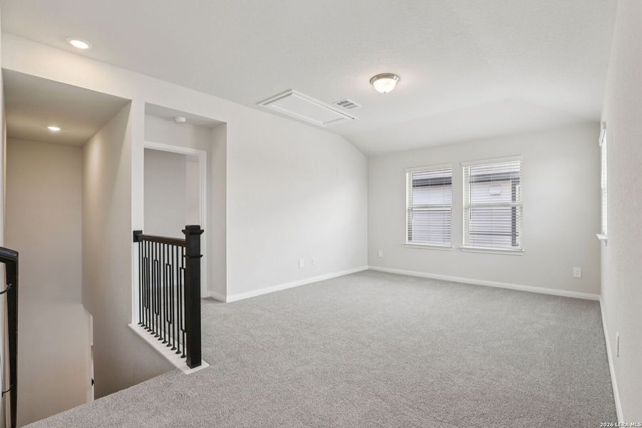 Spacious, unfurnished interior of a new home in Catalina, Converse (Image 32).