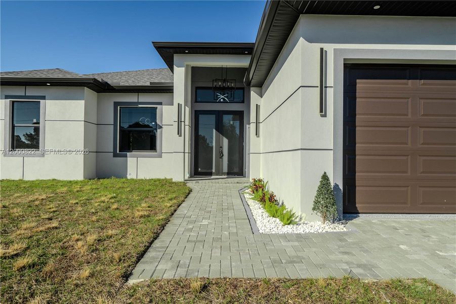 Exterior details and patio area of a home in , Lehigh Acres (Image 3). Exterior details and patio area of a home in , Lehigh Acres (Image 3).