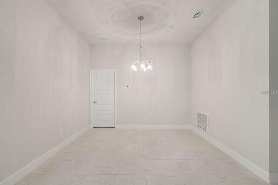Spacious, unfurnished interior of a new home in Ocala Crossings South, Ocala (Image 8).