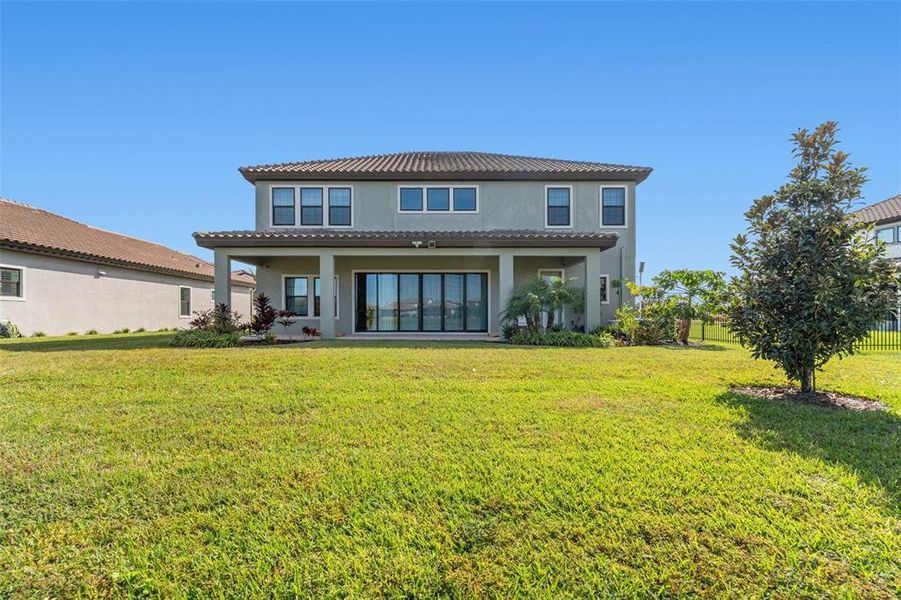 Exterior details and patio area of a home in Mirada, San Antonio (Image 3).