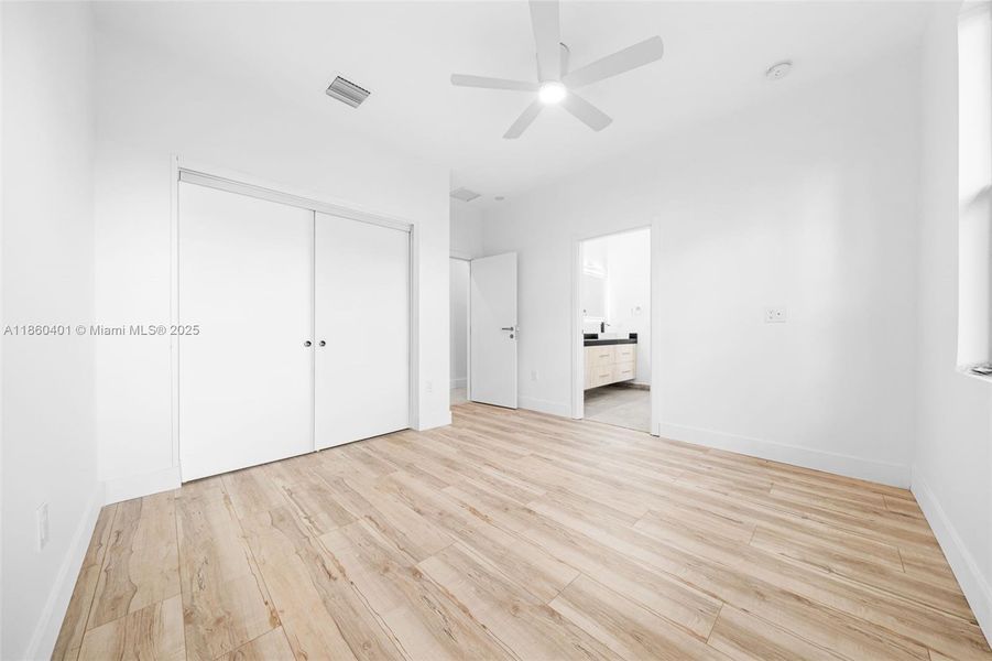 Spacious, unfurnished interior of a new home in , Palm Bay (Image 17).