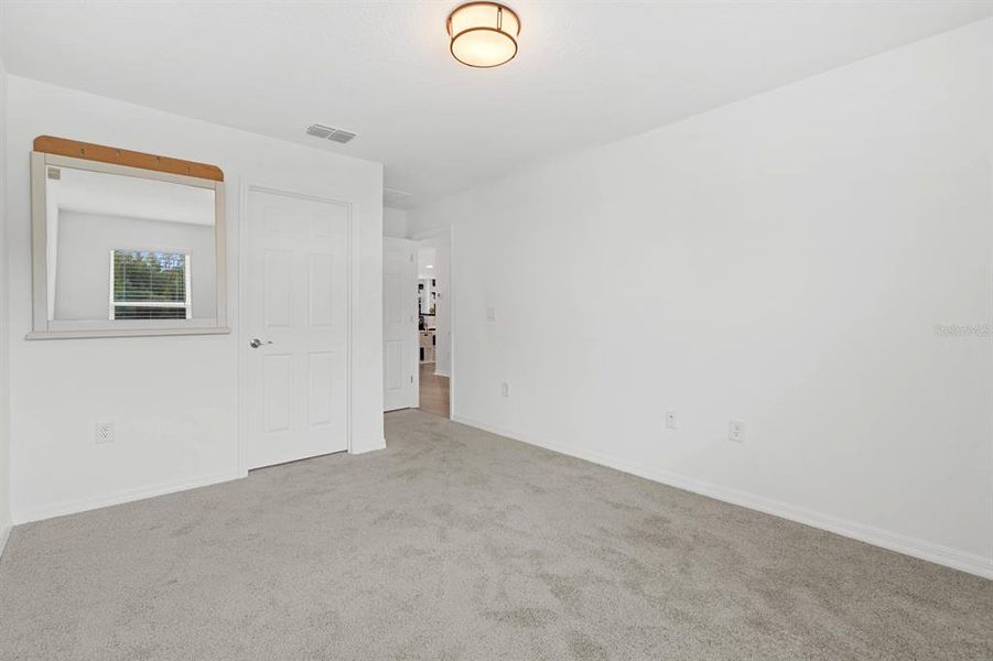 Spacious, unfurnished interior of a new home in , Tampa (Image 58).