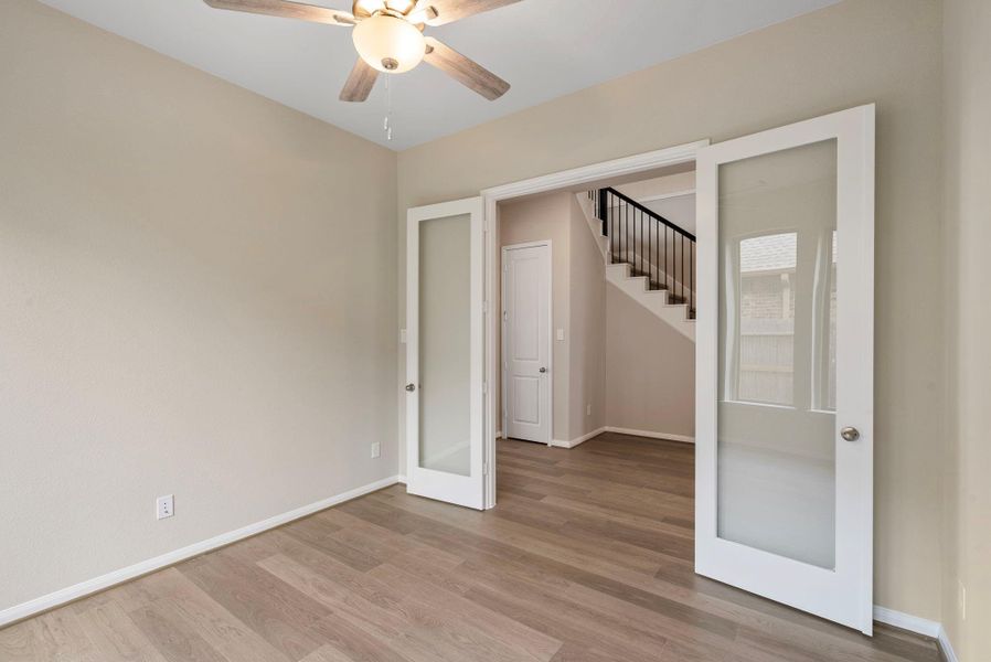 Spacious, unfurnished interior of a new home in Valencia, Manvel (Image 28).