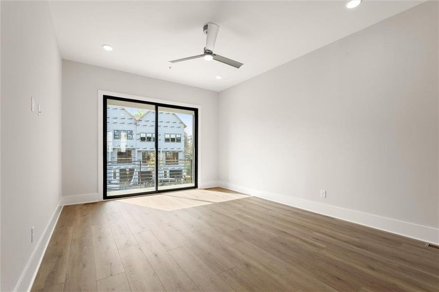 Spacious, unfurnished interior of a new home in , Alpharetta (Image 19). Spacious, unfurnished interior of a new home in , Alpharetta (Image 19).