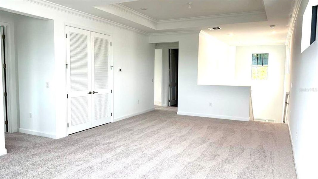 Spacious, unfurnished interior of a new home in Tesoro Club, Port St. Lucie (Image 10).