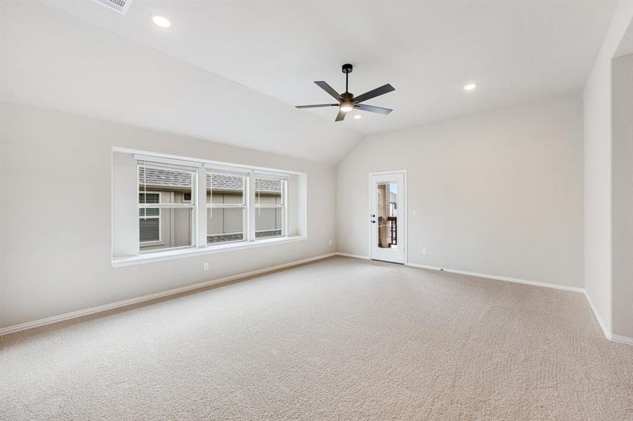 Spacious, unfurnished interior of a new home in Liberty, Melissa (Image 36).