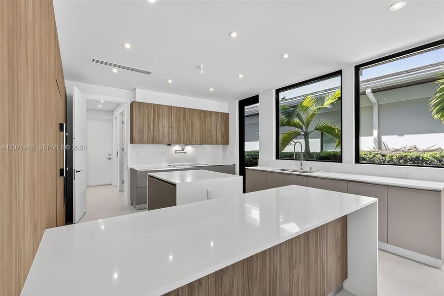 Furnished interior view inside a new home in , Fort Lauderdale (Image 43).
