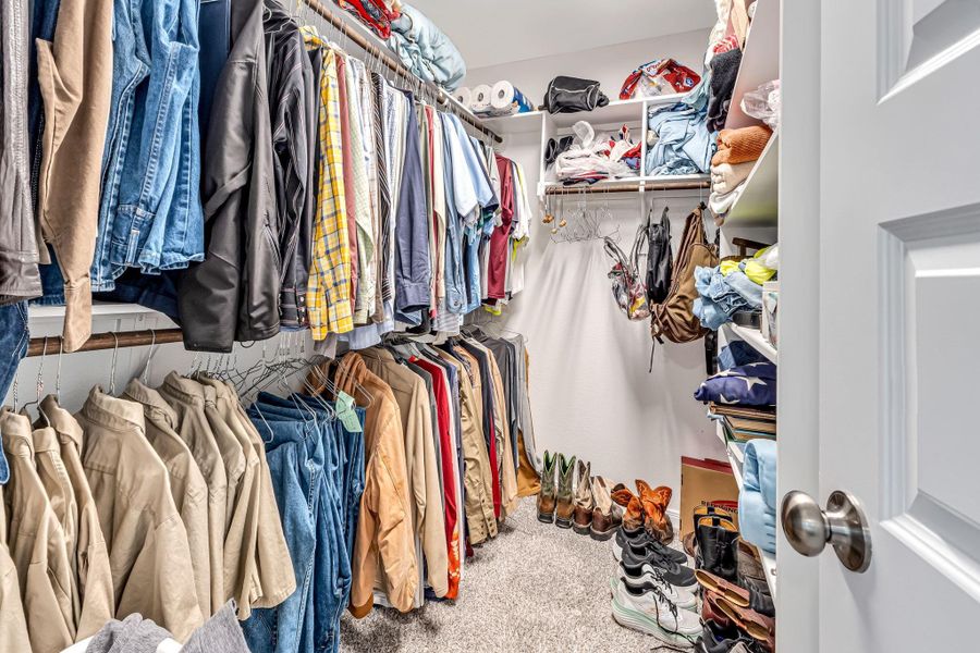 Master Bedroom walk in closet