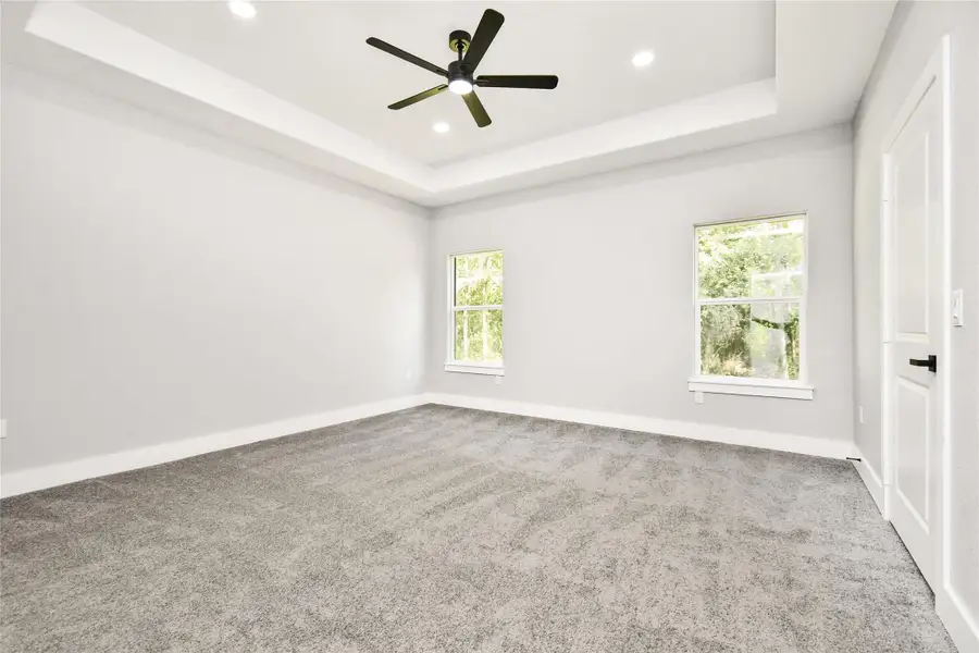 Spacious, unfurnished interior of a new home in , Willis (Image 23).