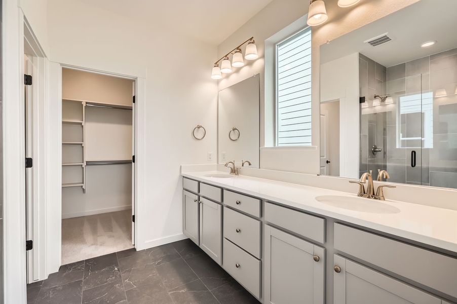 Plan V431 Representative Photo - Main Bathroom Plan V431 Representative Photo - Main Bathroom