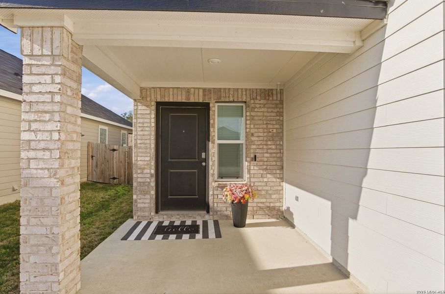 Exterior details and patio area of a home in , San Antonio (Image 4).