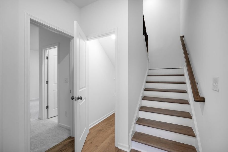 Spacious, unfurnished interior of a new home in Hampton Trace, Marietta (Image 35).