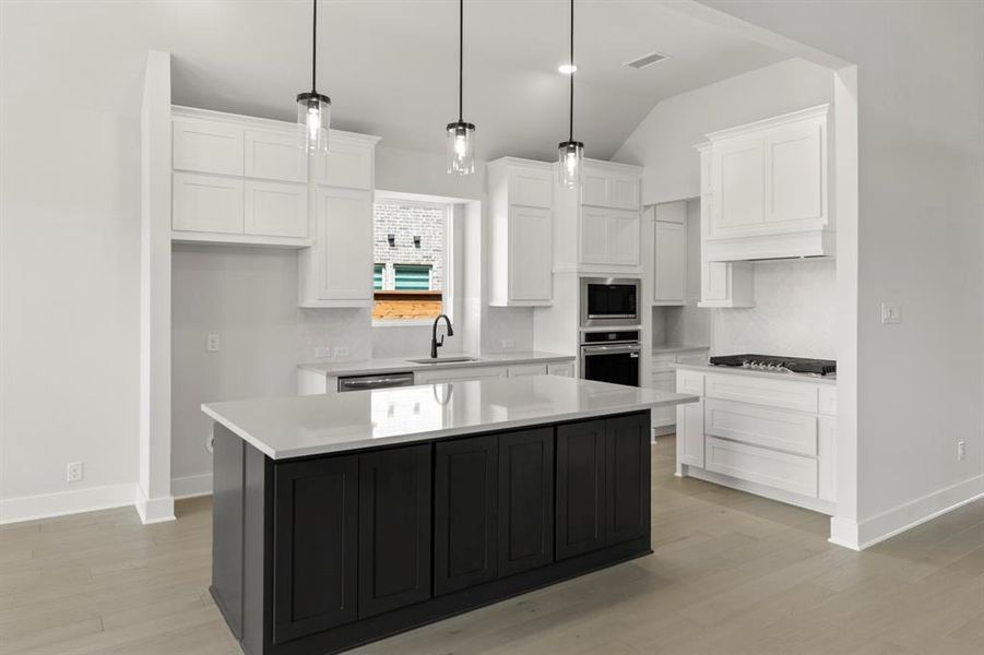 10. 1704 Possum - Kitchen (2)