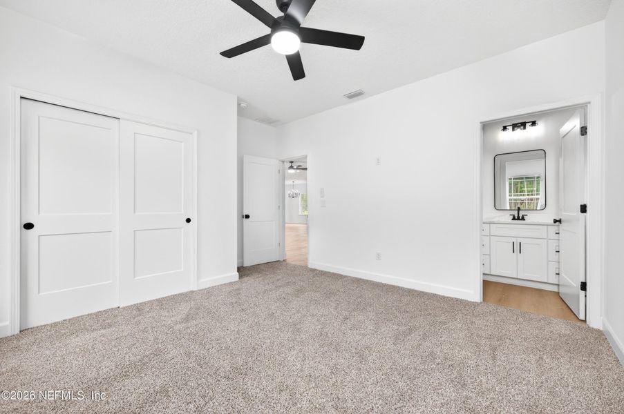 Spacious, unfurnished interior of a new home in , Middleburg (Image 28). Spacious, unfurnished interior of a new home in , Middleburg (Image 28).
