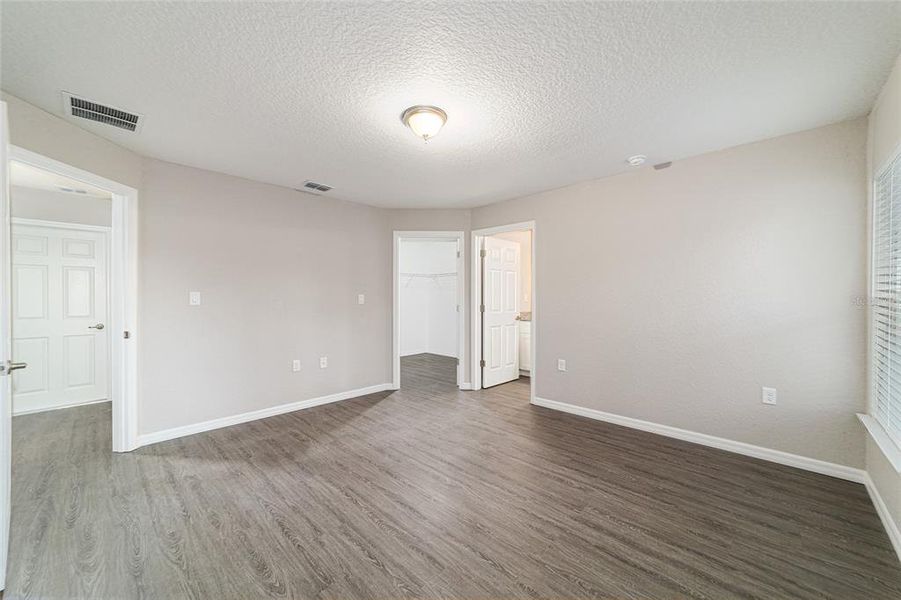 Spacious, unfurnished interior of a new home in , Summerfield (Image 37).