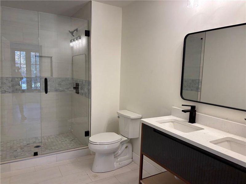 Furnished interior view inside a new home in , Roswell (Image 9).