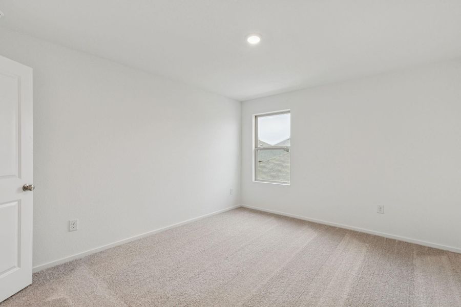 Spacious, unfurnished interior of a new home in Mavera, Conroe (Image 14).