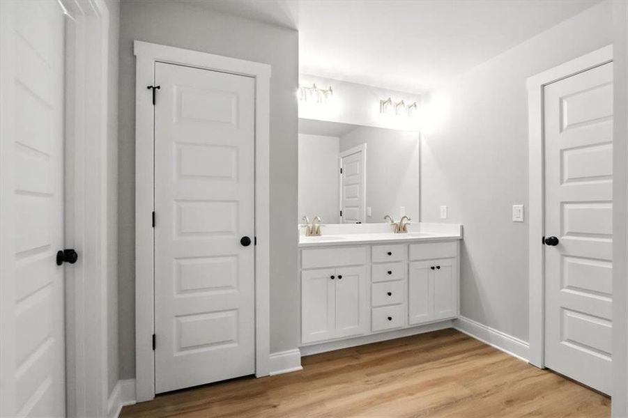 Furnished interior view inside a new home in , Hartwell (Image 9).
