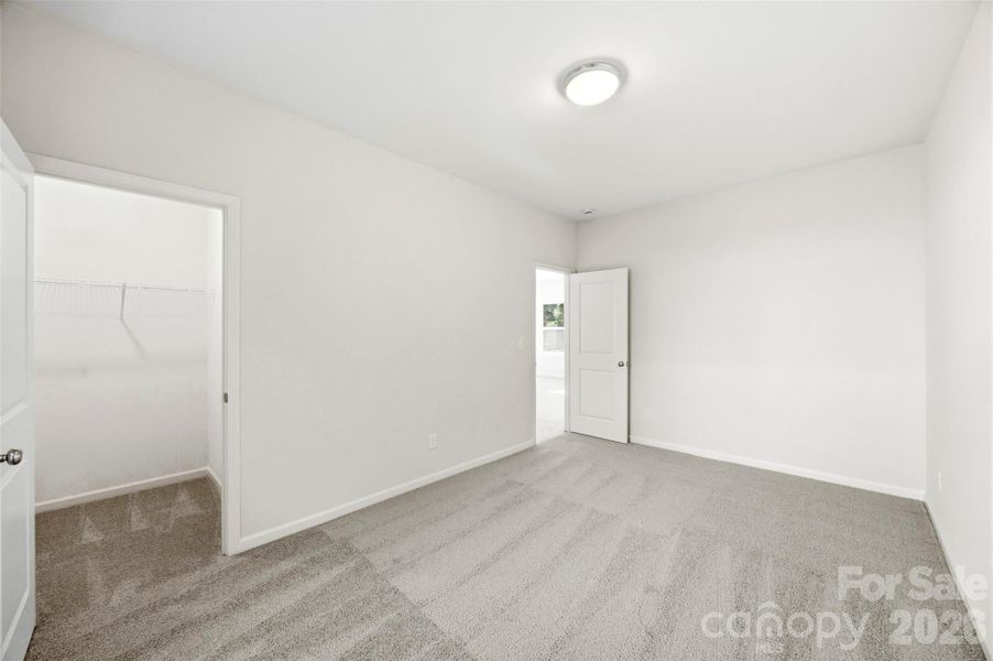 Spacious, unfurnished interior of a new home in , Kings Mountain (Image 16).