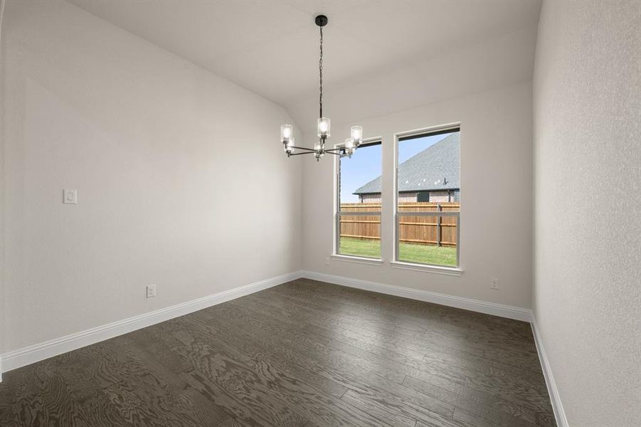 113 Grey wolf- DIning-1 113 Grey wolf- DIning-1