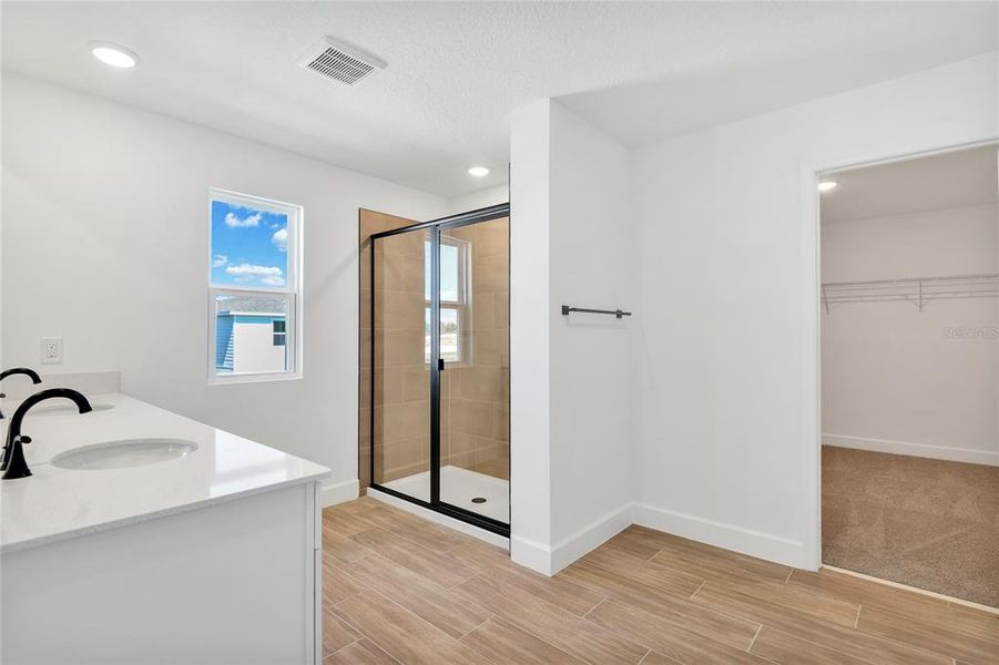 Furnished interior view inside a new home in , Tavares (Image 10).